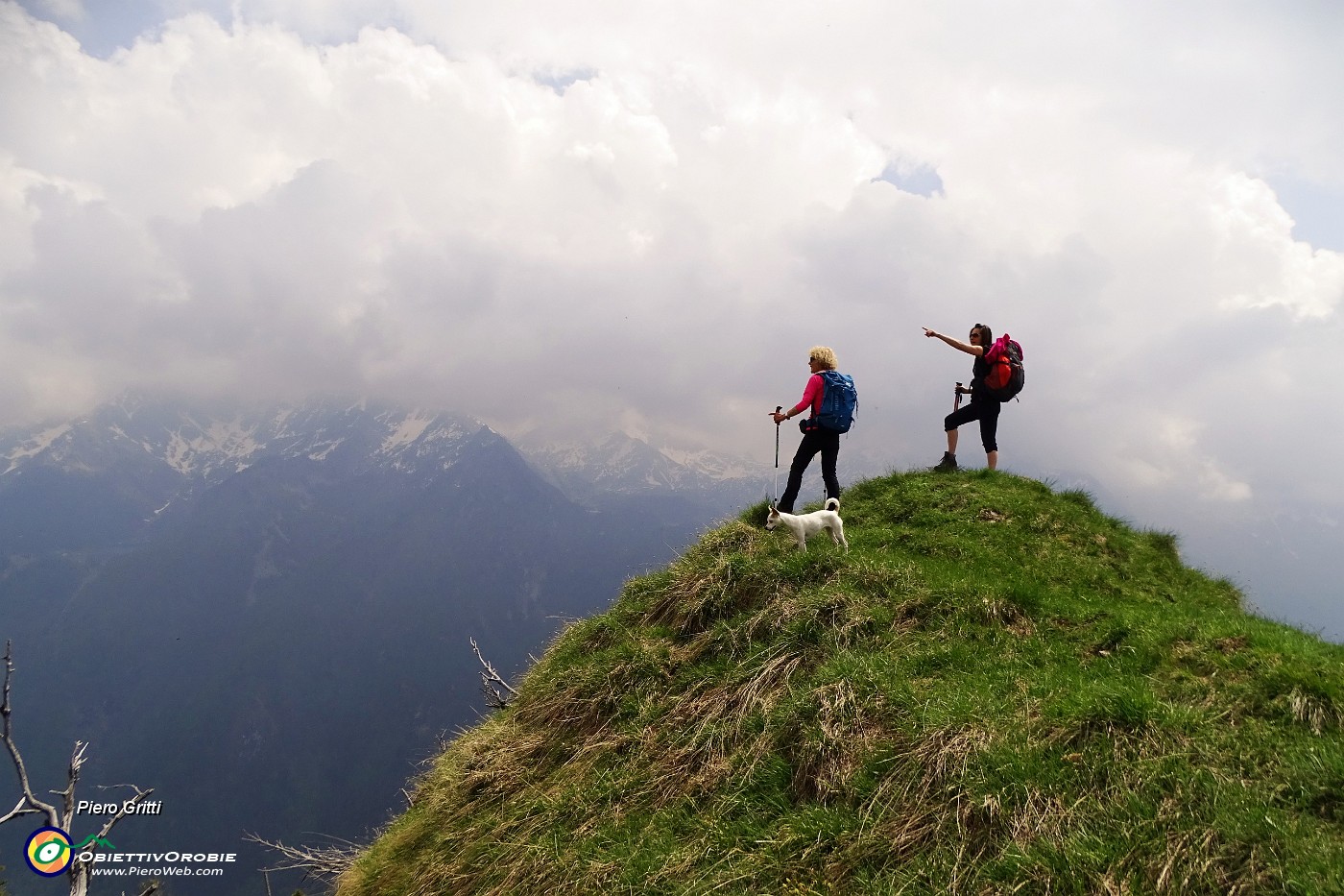 60 Dalla cresta del Brate vista sulla valle di Carona.JPG